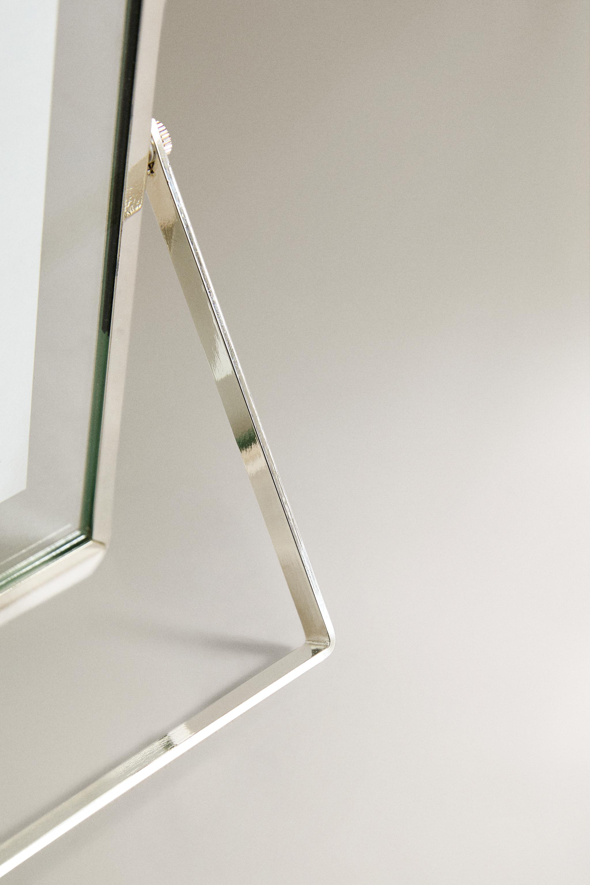 EASEL PICTURE FRAME